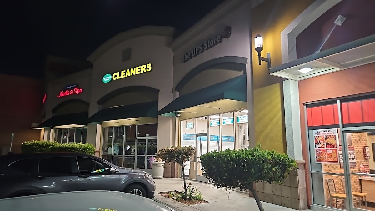 La Sierra Plaza